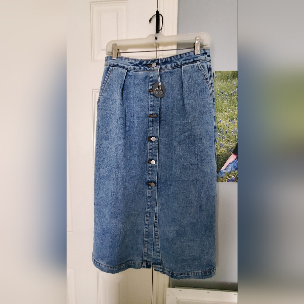 Midi button-front denim skirt Size M (NWT)